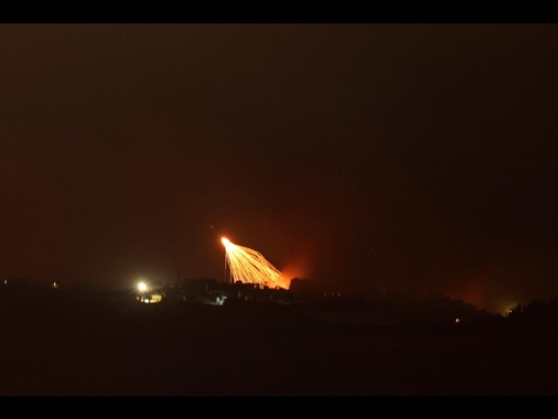Idf, 'colpiti siti di lancio di Hezbollah nel sud del Libano'