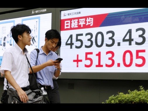 Borsa di Tokyo, apertura in aumento (+0,39%)