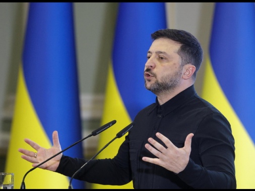 Zelensky, 'posizioni forti per impedire a Putin di eludere la pace'