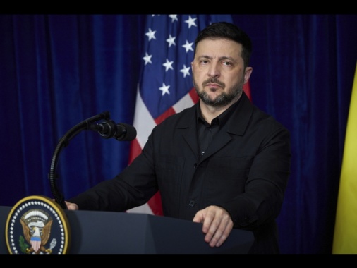 Zelensky, lavoriamo a una riunione dei Volenterosi il 6 in Francia